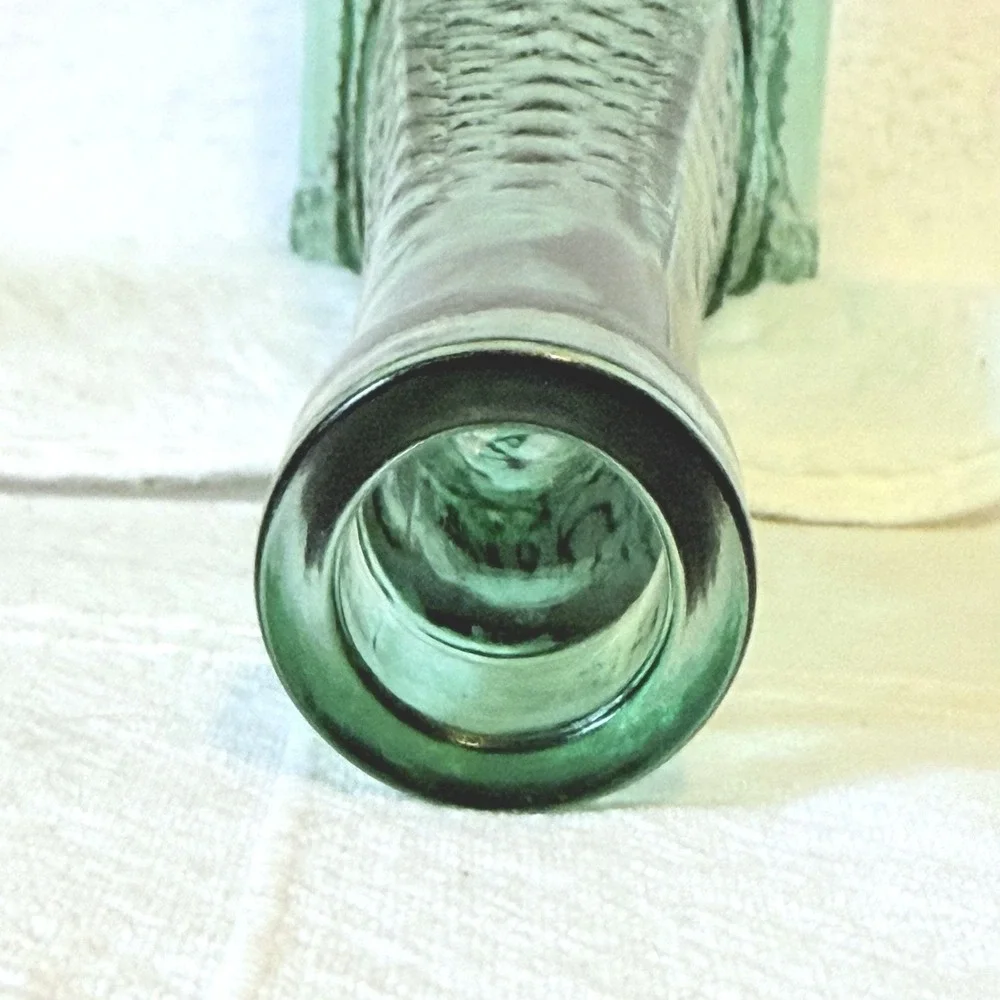 VINTAGE GREEN GLASS EIFFEL TOWER DECANTER / Candle Holder‎ 11